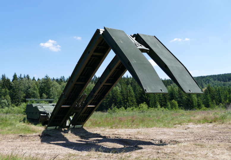 Pearson Engineering bridge launch mechanism