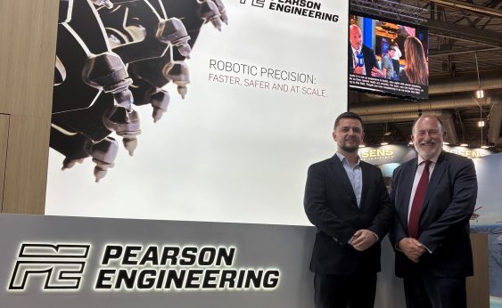 L-R Andriy Boychenyuk, Director of International Cooperation and Partnerships at Ukrainska Bavovna with Ian Bell, CEO of Pearson Engineering